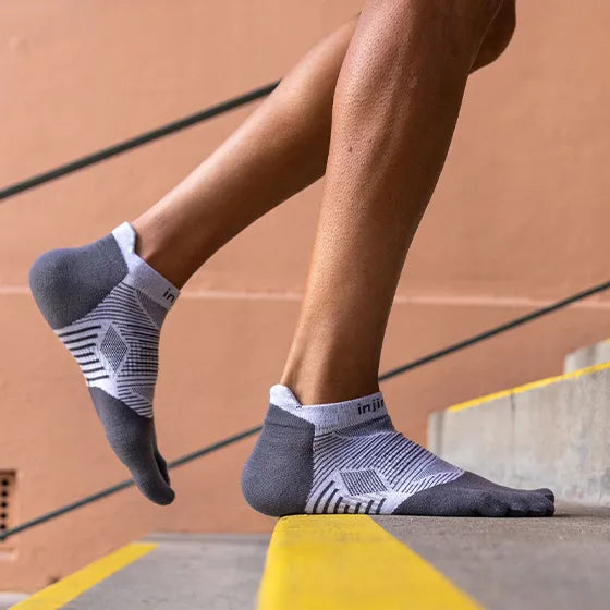 Injinji Men's Run Lightweight No-Show Sock in Gray
