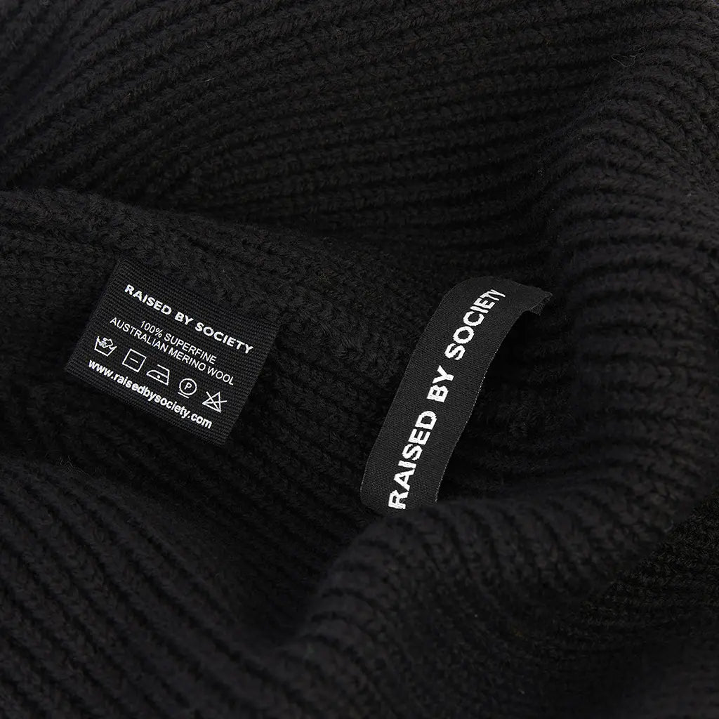 BLACK SHORT BEANIE