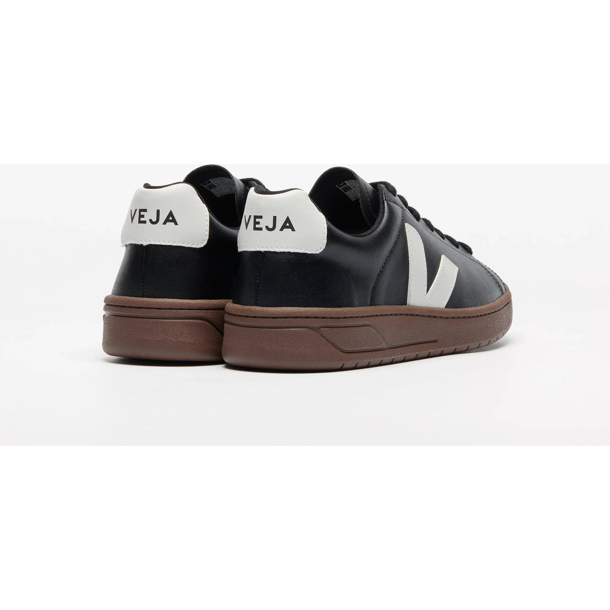 Veja Men's Urca CWL in Black White