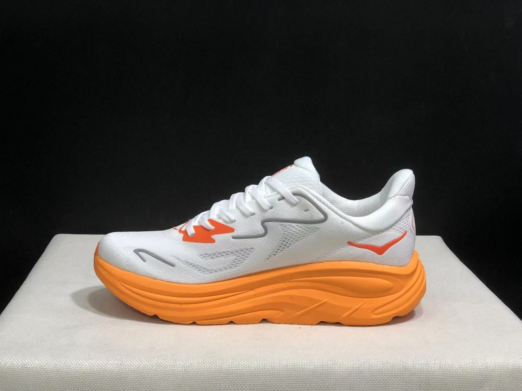 HOKA ONE ONE Clifton 10