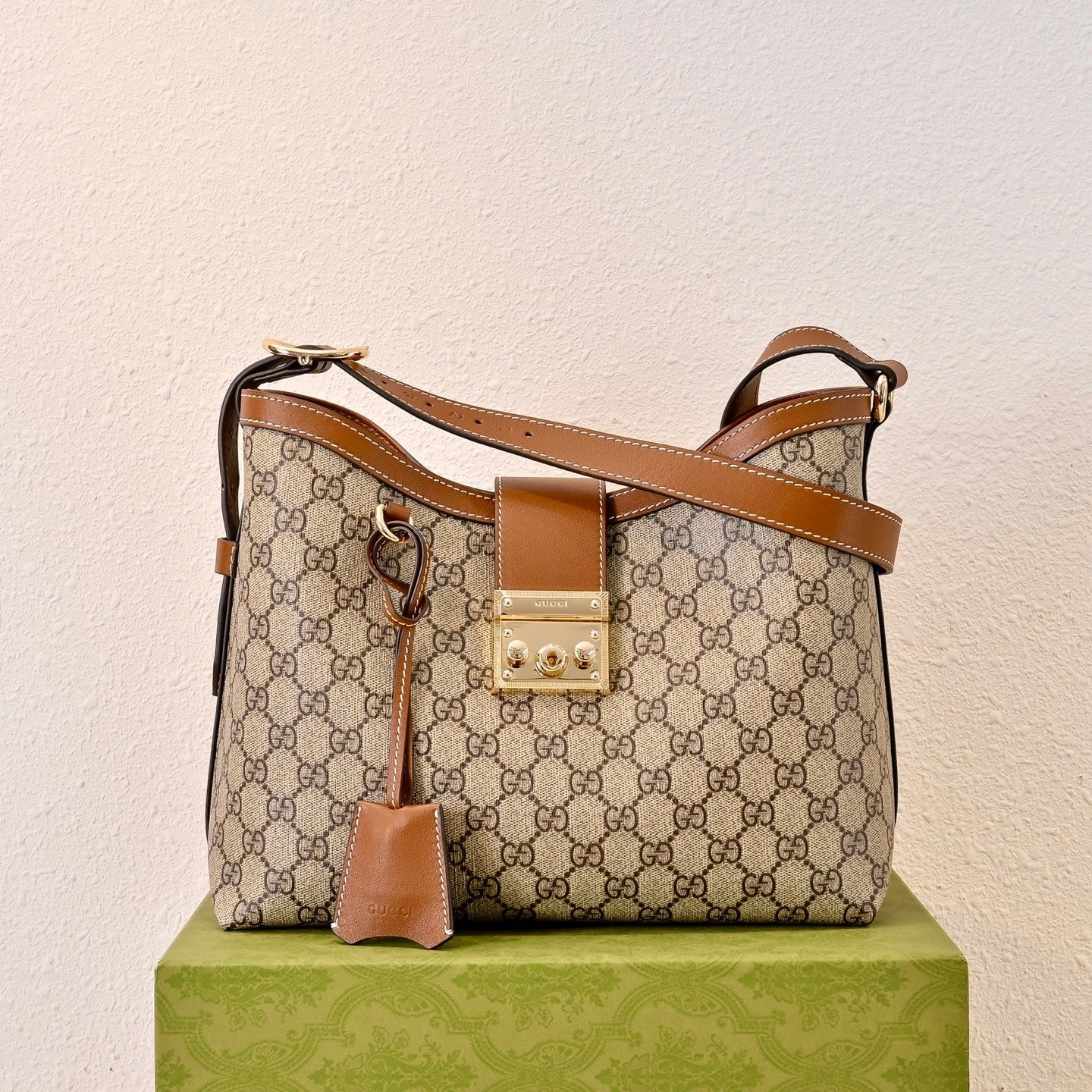Gucci GG Padlock Shoulder Bag – 839021